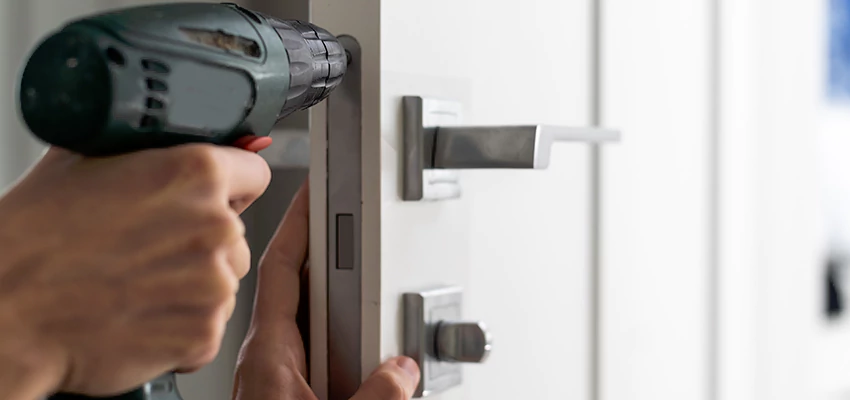 Locksmith For Lock Replacement Near Me in Westlake Village, CA