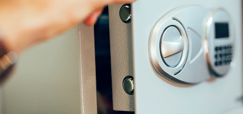 Fingerprint Safe Openers in Westlake Village, CA