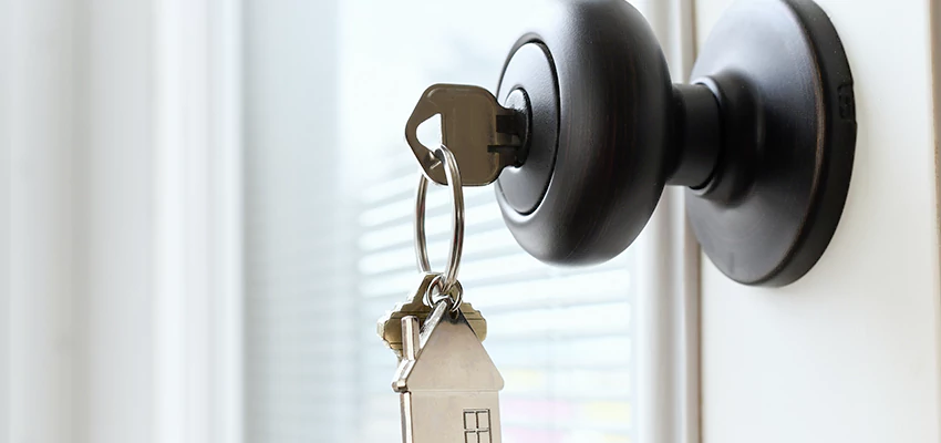 Bifold Door Knob Replacement in Westlake Village, California